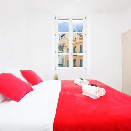 Astoux Yourhosthelper * קאן