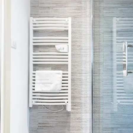 Astoux Yourhosthelper *