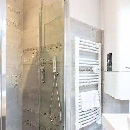 Astoux Yourhosthelper